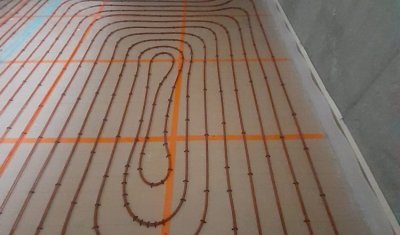 Création d'un plancher chauffant dans une maison contemporaine à Caluire 