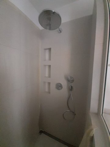 Réfection de la salle de bain et des WC dans une maison à Montchat , région lyonnaise 