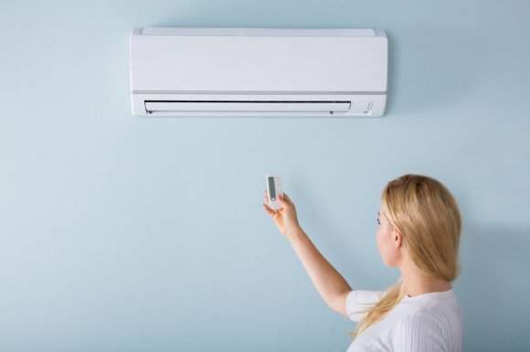 Quelle est la différence entre une climatisation mono-split et bi-split ? 