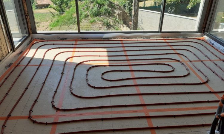 Création d'un plancher chauffant dans une maison à Caluire